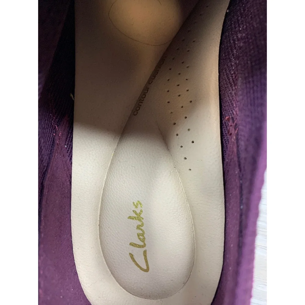 Clarks Nova Women's Sneakers Glint Plum Burgundy Knit Slip On 9 Comfort Shoes